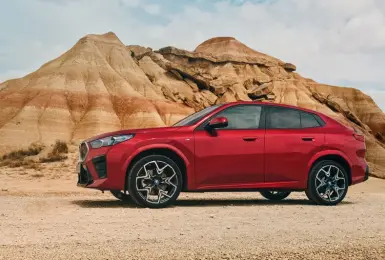 電能架構再進化！汎德《BMW iX2》續航提升至472公里 零百5.6秒