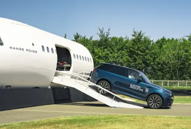 純電《Range Rover Sport》首次亮相 並將持續供應V8動力 鎖定Porsche Cayenne Coupé！