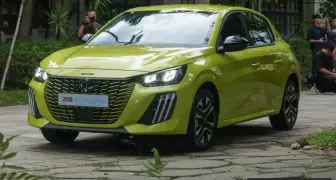 全新 Peugeot 208 百萬內！標配LV.2 同級唯一P2油電 & 電子手煞車