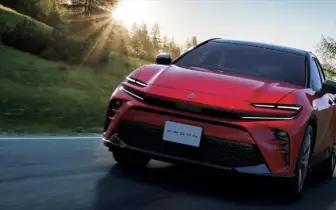Toyota Crown Sport 小改款即將登場！油電升級、PHEV 新增入門版，台灣導入更有譜