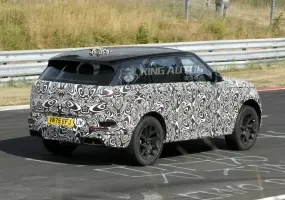 小改款《Range Rover Sport》換上超大尾管 燈組細節曝光 續用V8引擎