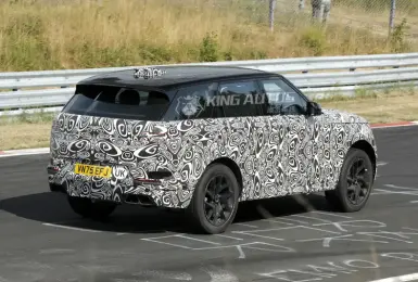 小改款《Range Rover Sport》換上超大尾管 燈組細節曝光 續用V8引擎