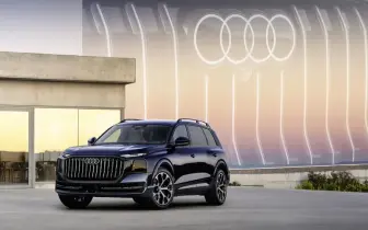 全新《Audi Q9》旗艦 對尬GLS與X7｜5.3 米超大車格 獨立商務後座 全景玻璃天窗破紀錄