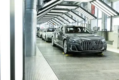 《Audi》德國旗艦車工廠傳關閉危機 數千名員工走上街頭抗議