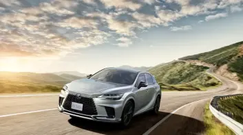 Lexus RX 新年式先暖身！配備升級更貼心，小改款最快隨後登場