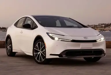 Toyota 持續押寶 Hybrid！年銷上看 500 萬輛，下一代油電技術加速布局
