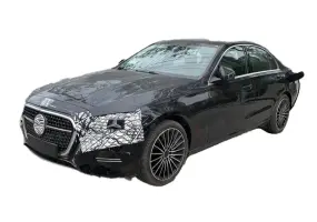 小改款《Mercedes-Benz C-Class》只遮住重點部位 全新水箱護罩氣宇非凡！