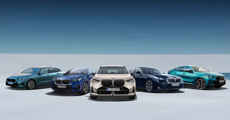 BMW總代理汎德限時推出「BMW仲夏禮遇」全車系尊榮購車優惠，本月入主BMW全車系，即享「晶華酒店集團三天兩夜專屬套裝行程」禮遇，自由選擇旗下指定飯店，享受精緻住宿、美饌餐飲與多元休閒設施，開啟專屬於BMW車主的五星假期體驗，整體禮遇價值超過新台幣3萬元。此外，同步打造尊榮且彈性的購車方案，月付5,900元起即可輕鬆入主BMW，亦可選擇BMW Yours多元智選優購方案，全方面滿足不同購車需求。