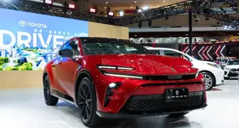 經銷端消息｜《Toyota Crown Sport》訂金30萬 hev與pehv雙動力 11月上市