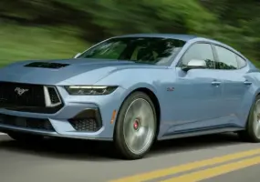 美國的馬丁還是Panamera？《Ford Mustang》將推出4門轎車版本