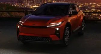 Toyota C-HR 純電新年式登場！338 匹雙馬達四驅，台灣也有望導入