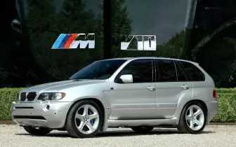 初代《BMW X5》植入V10引擎搭配手排｜潮牌完成原廠遺憾