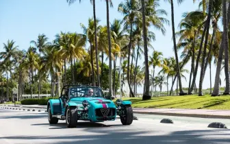 Caterham Seven Miami 限量現身蒙特雷，12 輛特別版成為收藏家焦點