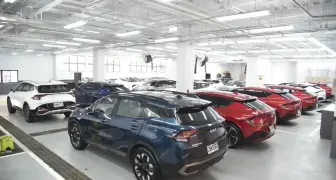 Kia高雄原廠精選中古車展 Sportage、Carnival...等 逾40台低里程車款 原廠保固5年起