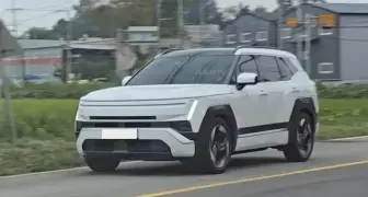 Hyundai Tucson 大改款實車現身，方正新造型讓休旅氣勢更強
