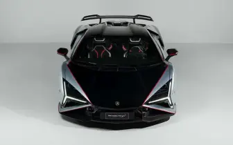 Lamborghini Revuelto SV 登場，V12 混合動力超跑再進化
