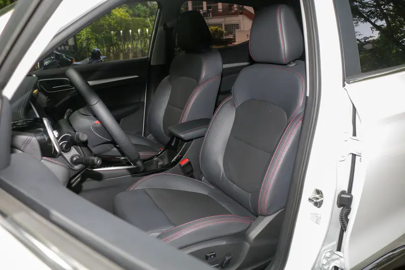 ▲全新 2027 年式 MG ZS 提供具備雙前座通風功能的玩美 Cool 版車型