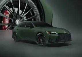 慶祝《Lexus IS》在美25周年！美規特仕車首次導入綠車色  專屬19吋BBS鋁圈
