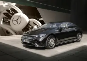 遲到了 但仍是歐洲車首創！《Mercedes-Benz EQS》線控方向盤年底開放歐洲選配
