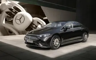 遲到了 但仍是歐洲車首創！《Mercedes-Benz EQS》線控方向盤年底開放歐洲選配