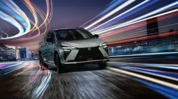 小改款Lexus NX 新增2.0油電車 油電系統升級 車內換上大螢幕