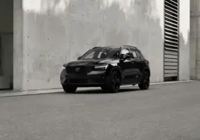 2026年9月購車優惠｜《Volvo XC40》黑化版 升級逾40萬配備 優惠價199萬元《XC60》150萬0利率 升級抬顯