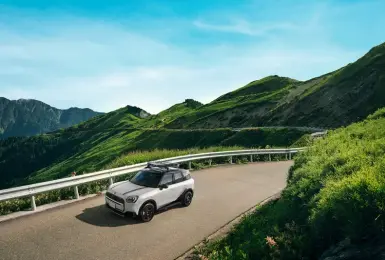 山系型格限時降臨！《MINI Countryman》Green Peak特仕版 專屬車身塗裝 升級Thule車頂置物籃 212萬開跑 全台限量20台