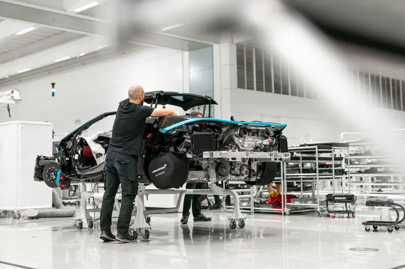 打破中置後驅跑車框架！《McLaren》休旅車4年內問世 前置引擎醞釀中