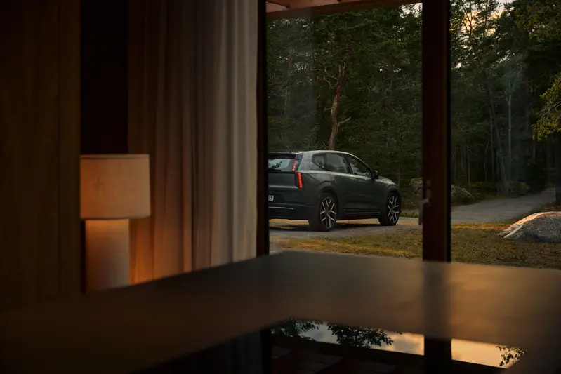 Volvo EX60 純電休旅車