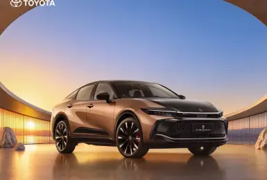 旗艦降價！小改款Toyota Crown Crossover 2.4渦輪油電降10萬 2.5油電升級最新動力