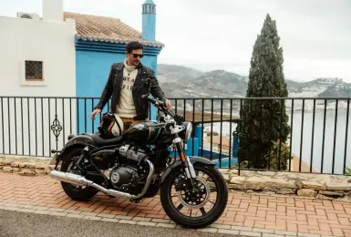 純粹騎乘，馭見秋日風景 Royal Enfield 2026年式車款享最高48期0利率或NT$23,000配件金