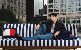 TOMMY HILFIGER 攜手 Yosh Yu 于適將紐約學院風格精神帶到上海 演繹 2026 秋季系列