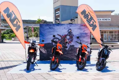 點燃秋季熱血！KTM × Husqvarna 快閃集結華泰名品城 太古兩輪生態圈齊聚 各級距戰力全線出擊 搶先解鎖極致操控體驗