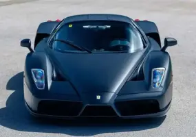 全球唯一霧面Ferrari Enzo現身拍賣！文萊皇室訂製，僅跑5,740公里