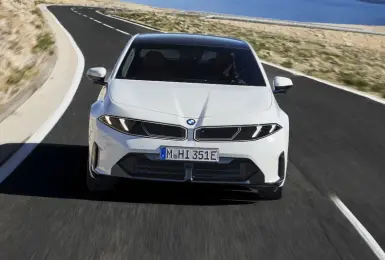 更實惠的選擇！《BMW i3》新增入門車款 續航710公里 車身更輕盈