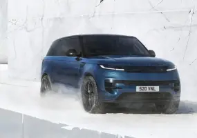純電《Range Rover Sport Electric》接單價468萬元起 征服45度大理石採石場 維持強悍全地形實力