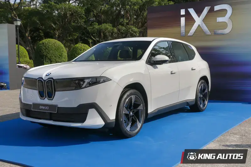 發表會大驚喜，新增定位更入門的 BMW iX3 40 Excellence 車型，建議售價245 萬元起。