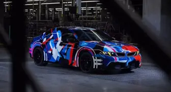 四馬達榨800匹！純電BMW M3褪去偽裝 明年發表 與直六M3共同販售