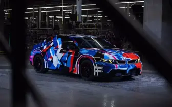 四馬達榨800匹！純電BMW M3褪去偽裝 明年發表 與直六M3共同販售