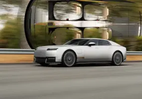 3馬達破千匹！《Jaguar Type 01》純電四門GT跑車 重塑經典E-Type靈魂