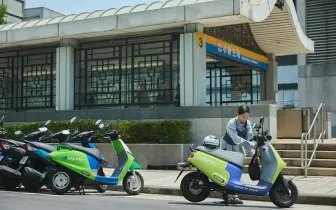 共享機車成捷運最後一哩路關鍵拼圖 WeMo 萬人調查：近八成用戶以共享機車接駁大眾運輸 北市大前瞻運輸研究中心實證每輛共享機車平均可替代逾 5 輛私人機車