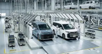 Toyota Noah、Voxy台灣製造回銷日本！國瑞汽車接下大單，創台灣整車出口新紀錄