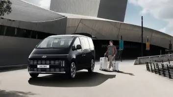 降價上市 接單逾5百！小改款《Hyundai Staria》油電車最多降4.2萬元 訂單占比逾8成