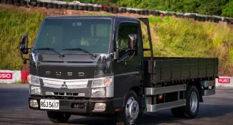 安全升級超前布局！FUSO Canter與Fighter導入BSIS盲區警示 跨界彩繪與鍍鉻套件同步登場