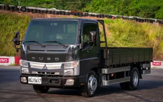 安全升級超前布局！FUSO Canter與Fighter導入BSIS盲區警示 跨界彩繪與鍍鉻套件同步登場