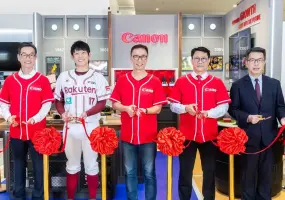 Canon運動主題體驗店  嶄新進駐臺北大巨蛋 陳冠宇化身一日店長  新機預購送限量簽名球