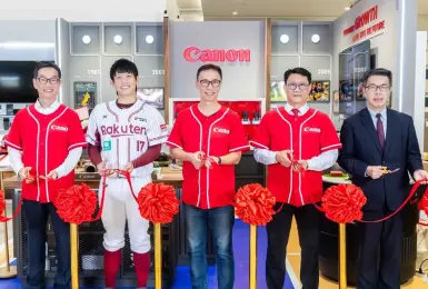 Canon運動主題體驗店  嶄新進駐臺北大巨蛋 陳冠宇化身一日店長  新機預購送限量簽名球