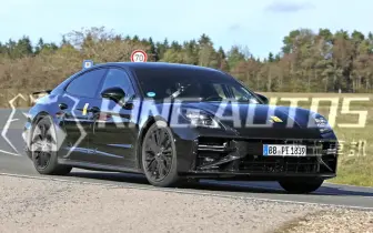 因應7期法規｜《Porsche Panamera》迅速小改款 無偽裝現身 內外觀同步精修