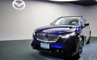 Mazda 自研純電休旅再曝光！鎖定 Tesla Model Y，上市時程可能延至 2029 年