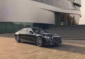 Mercedes-Benz 領航豪華級距  十月星級禮遇安心入主